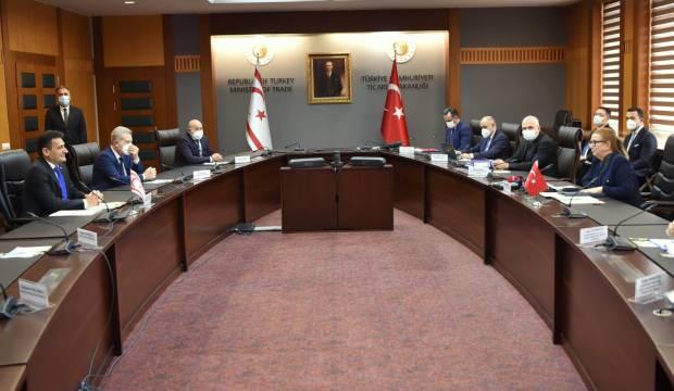 Bakan Pekcan, KKTC Maliye Bakanı ile görüştü