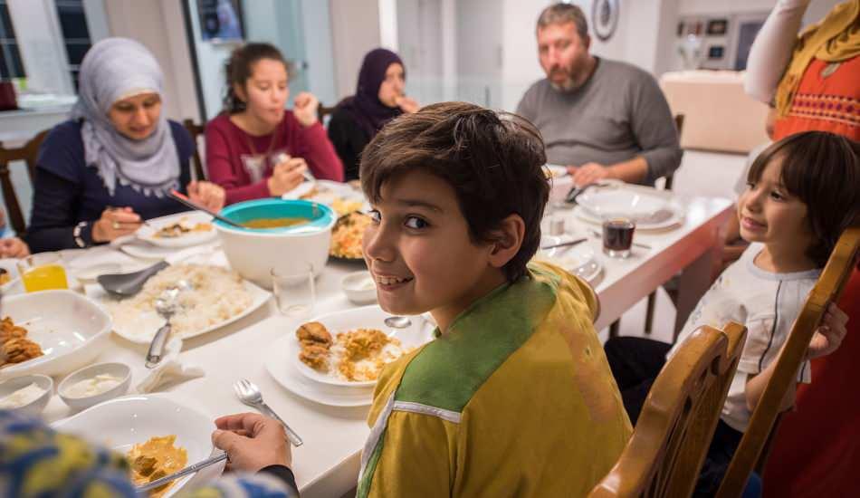 ramazanda_ailecek_yapilan_sahur_ve_iftarlarin_olmazsa_olmaz_adetleri_1618491173_2878.jpg