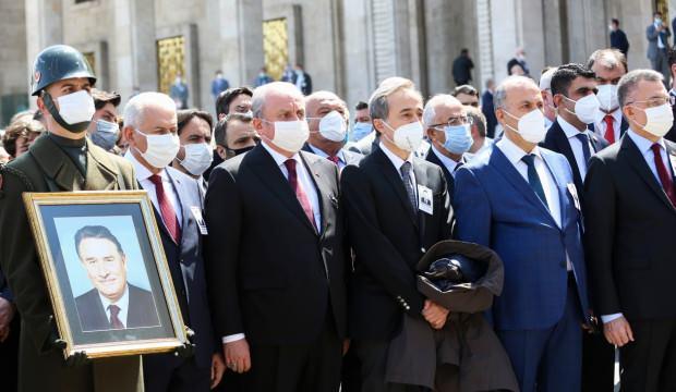 TBMM Başkanı Şentop: Ülkemiz ve siyasetimiz önemli bir değerini, simge bir ismini kaybetti