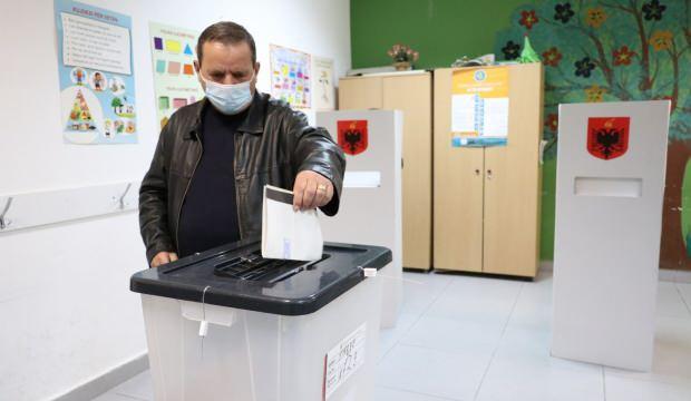 Arnavutluk'taki genel seçimde oy kullanma sona erdi