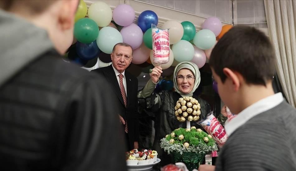 emine_erdogandan_sevgi_evlerindeki_cocuklari_agirladiklari_iftara_iliskin_paylasim_1619250960_6301.jpg