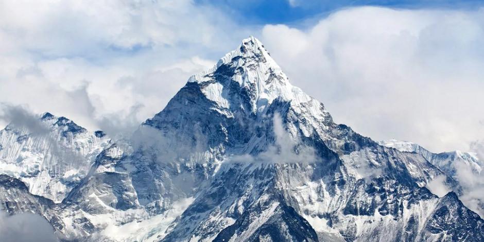 Everest Dağı’nda ilk korona vakası 