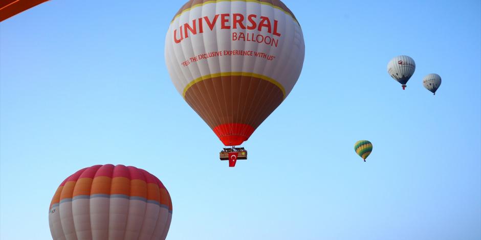 kapadokyada_balonlar_turk_bayraklariyla_uctu_1619157950_137 Kapadokya'da balonlar Türk bayraklarıyla uçtu