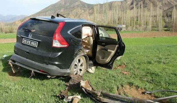 Kaymakam ve belediye başkanını taşıyan araç kaza yaptı: 4 yaralı - GÜNCEL  Haberleri