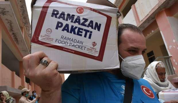 TDV Pakistan'da hayırseverlerin yardımıyla mazlumların yüzünü güldürdü