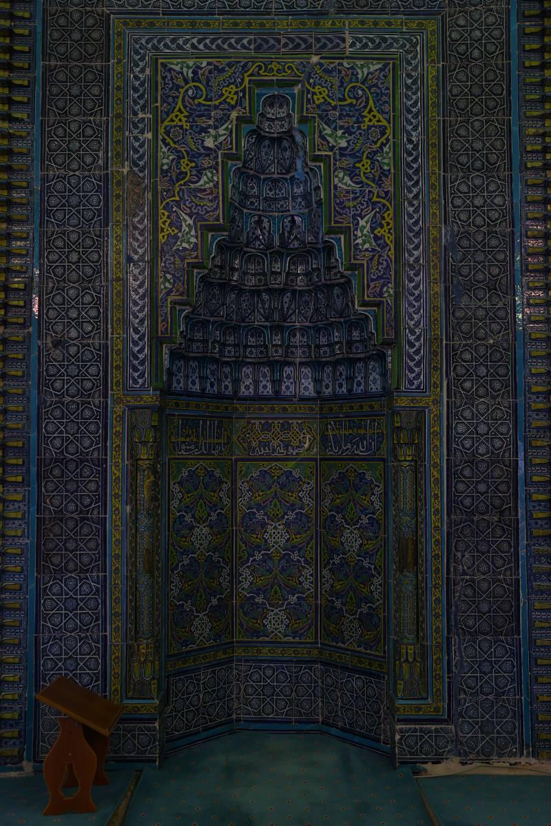 uvvHJ_1619073276_5308 Türk çini sanatının eşsiz örneklerini sunan 5 asırlık cami