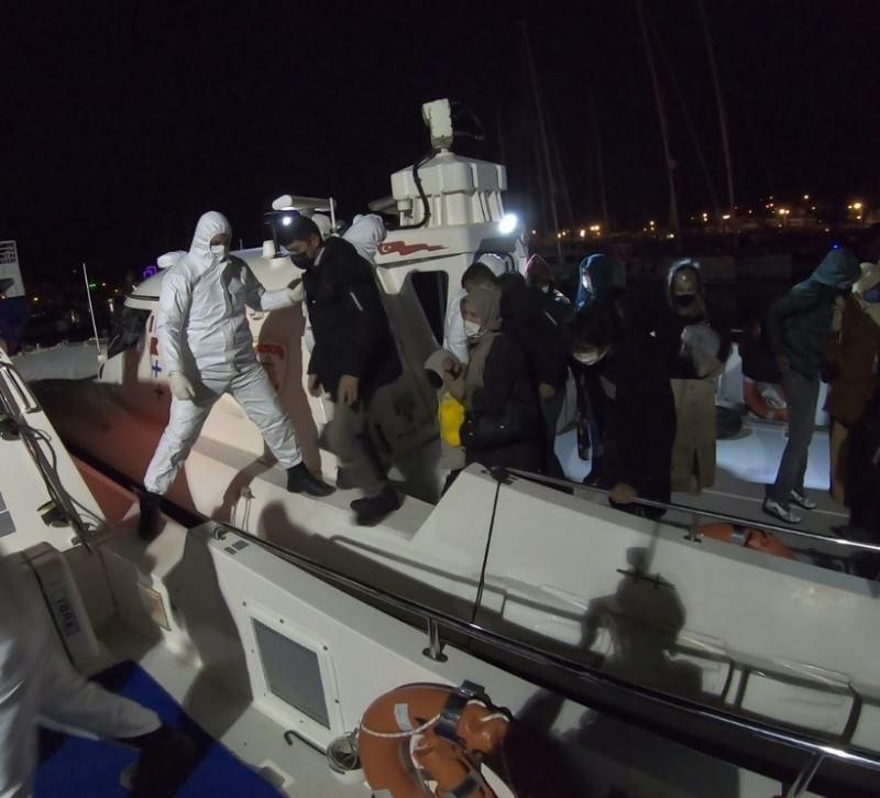 Yunan unsurları tarafından geri itilen 137 düzensiz göçmen kurtarıldı