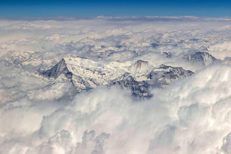 qcJpF_1619514176_1002 Himalayalar'ın zirvesi bulutları deliyor