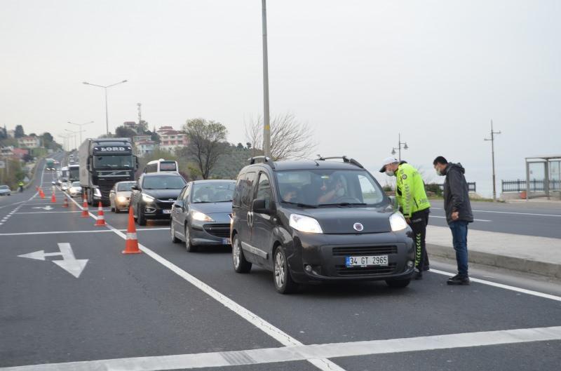 17 günlük kapanma başladı, polis İstanbul’dan Trakya’ya gelen tüm yolları kesti