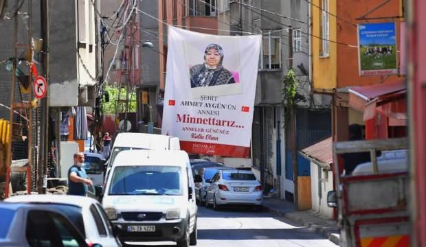 Beyoğlu sokakları şehit annelerinin fotoğraflarıyla donatıldı