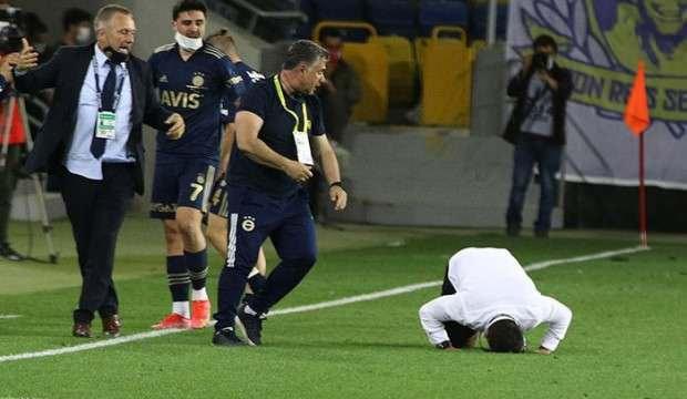 90+6'da gol geldi! Emre Belözoğlu secdeye gitti