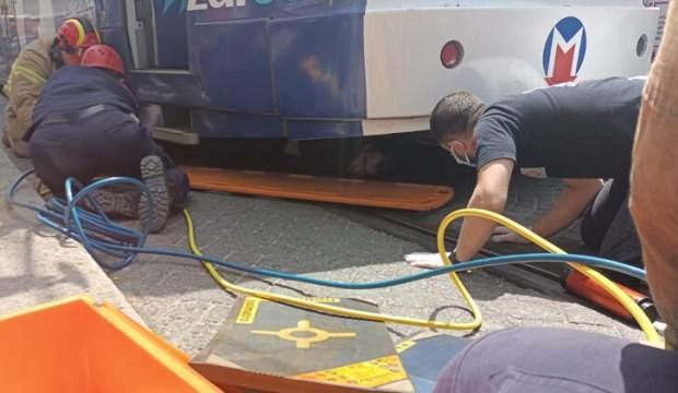 Fatih'te tramvay dehşeti! Vatandaş altında kaldı
