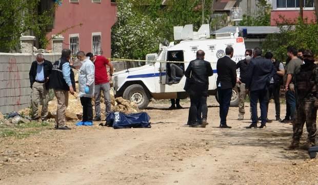 Sokakta yakılmış ceset bulundu: PKK yazısı dikkat çekti
