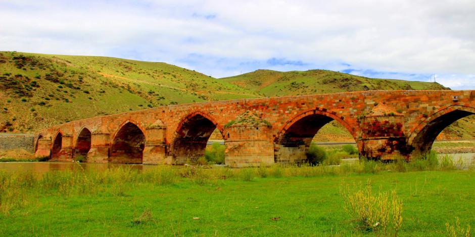 Anadolu'nun en eski köprülerinden Çobandere tarihe meydan okuyor