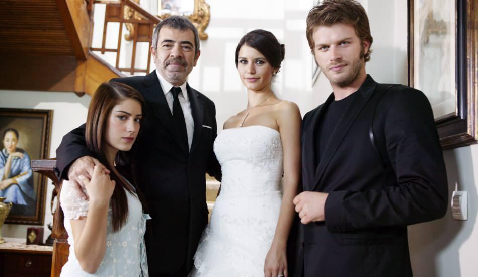 ask_i_memnu_dizisinden_yillar_sonra_gelen_fotograf_1620900587_3296.jpg