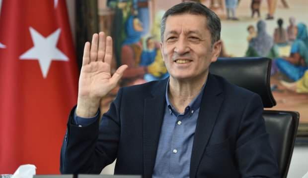 Bakan Selçuk, emekli öğretmenlerle çevrim içi bayramlaştı