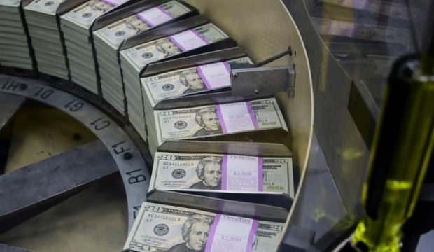 Dolar 8.30 üzerinde