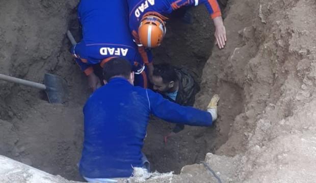 Elazığ'da toprak altında kalan 2 işçi kurtarıldı