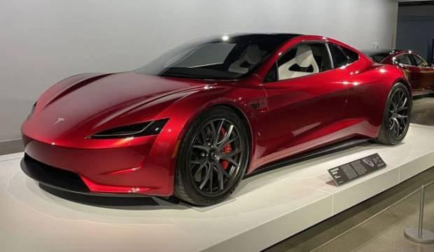 Tesla Roadster modeline SpaceX paketi geliyor