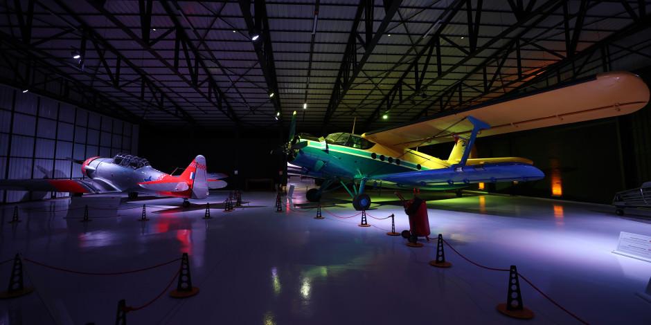 Film yıldızı uçakların sergilendiği müze göz kamaştırıyor