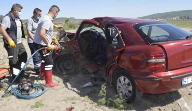 Kütahya'da otomobiller çarpıştı: 1 ölü