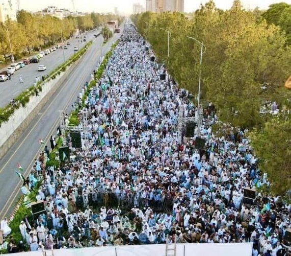 Pakistan'da binlerce kişi Filistin'e destek mesajı vermek için toplandı