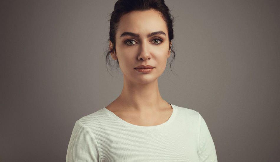 oyuncu_birce_akalay_mucevher_tasarlayip_satacak_1622013316_2497.jpg