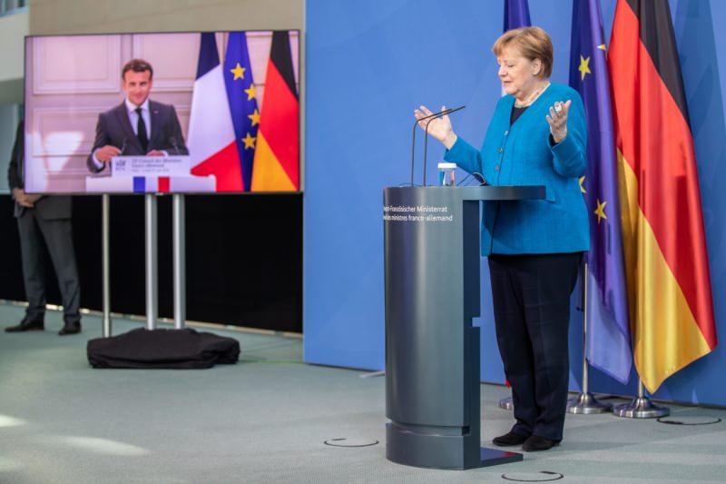 Merkel ve Macron'un düzenlediği ortak basın toplantısından bir kare