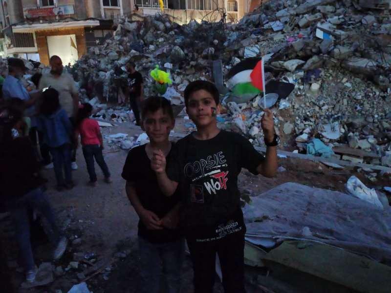 Filistinli çocuklar, İsrail saldırılarında ölen çocuklar için 66 mum yaktı