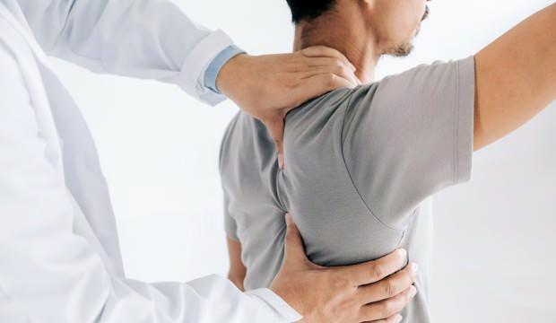 Bu ağrılara dikkat! Yüzde 60'ının nedeni omuz sıkışması