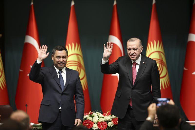 Cumhurbaşkanı Recep Tayyip Erdoğan, Kırgız Cumhuriyeti Cumhurbaşkanı Sadır Caparov 