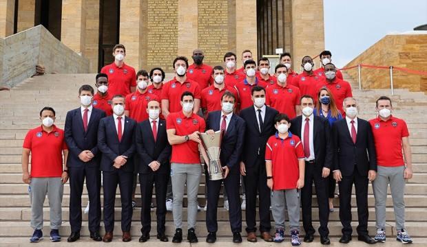 Şampiyon Anadolu Efes, Anıtkabir'i ziyaret etti