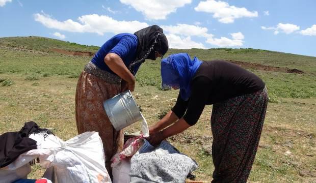At sırtında geçen bir ömür: Berivanlar her gün 4 km yolu at sırtında gidiyor