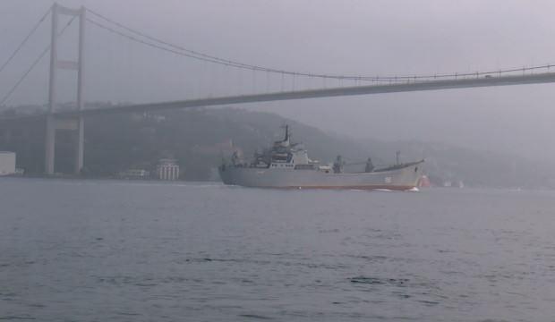 Rus savaş gemisi İstanbul Boğazı'ndan geçti