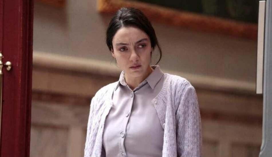 vahit_bey_oluyor_mu_kirmizi_oda_40_bolum_fragmani_1623829367_998.jpg
