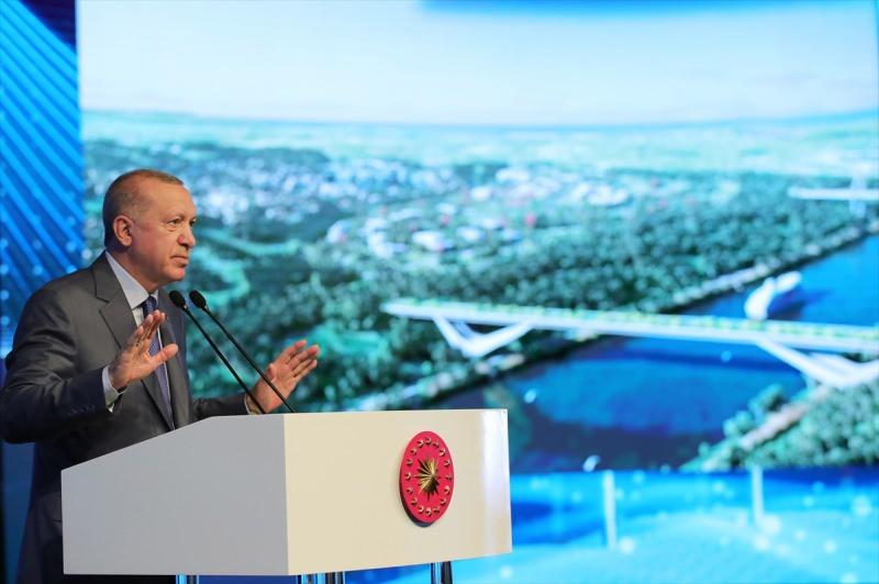 Cumhurbaşkanı Erdoğan'ın Sazlıdere Köprüsü'nün temelini atmasıyla birlikte Kanal İstanbul projesi fiilen başlamış oldu.