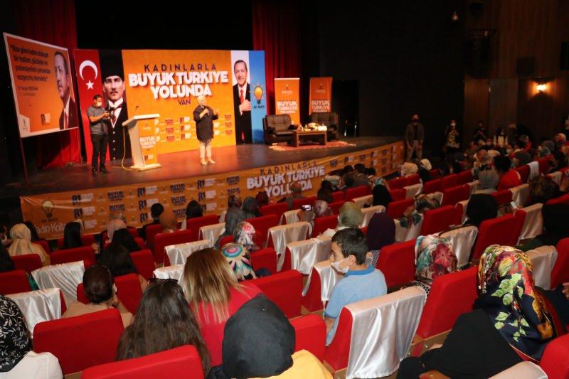 AK Parti Genel Merkez Kadın Kolları Başkanı Ayşe Keşir