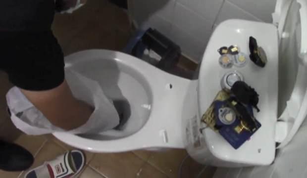 Teknik ve fiziki takip 2 ay sürdü! 'Zula' tuvaletinden binlerce liralık altın çıktı