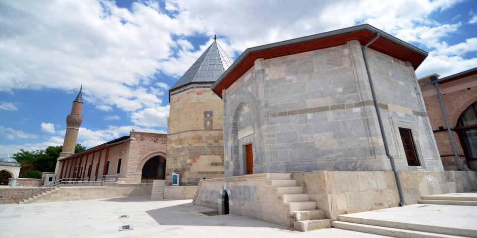 Selçuklu mimarisinin kalbi Konya'da atıyor
