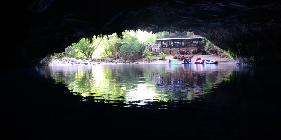 Dünyanın üçüncü en uzun gölü: Altınbeşik Mağarası