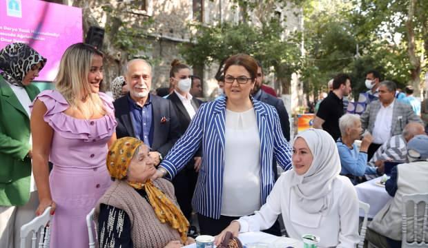 Bakan Yanık, Darülaceze sakinleriyle bayramlaştı
