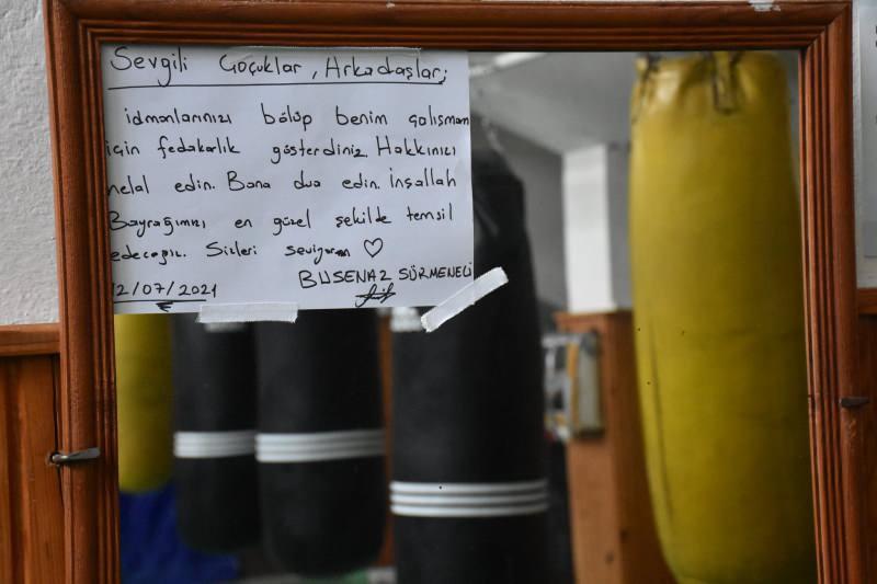 Busenaz Sürmeneli'nin aynı salonda antrenman yaptığı gençlere 12 Temmuz'da bıraktığı mesaj 