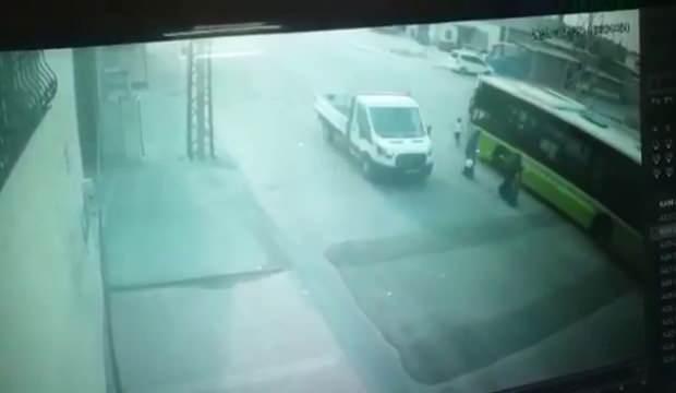 Adana’da feci kaza! Karşıya geçmeye çalışan çocuk öldü