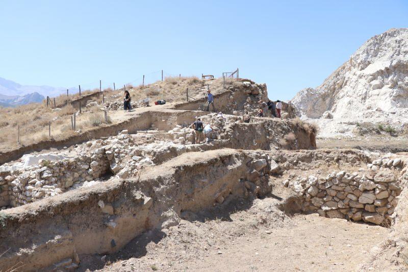 HjD5a_1628604399_5976 Porsuk Höyük'te Demir Çağı'na ait kalıntılar bulundu