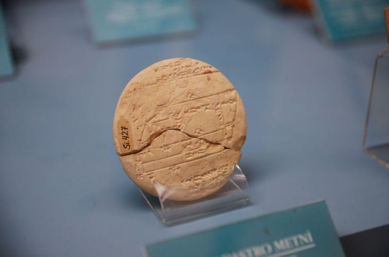 cpUSJ_1628518794_1749 Babil'in 3 bin 700 yılık tableti İstanbul'da sergileniyor