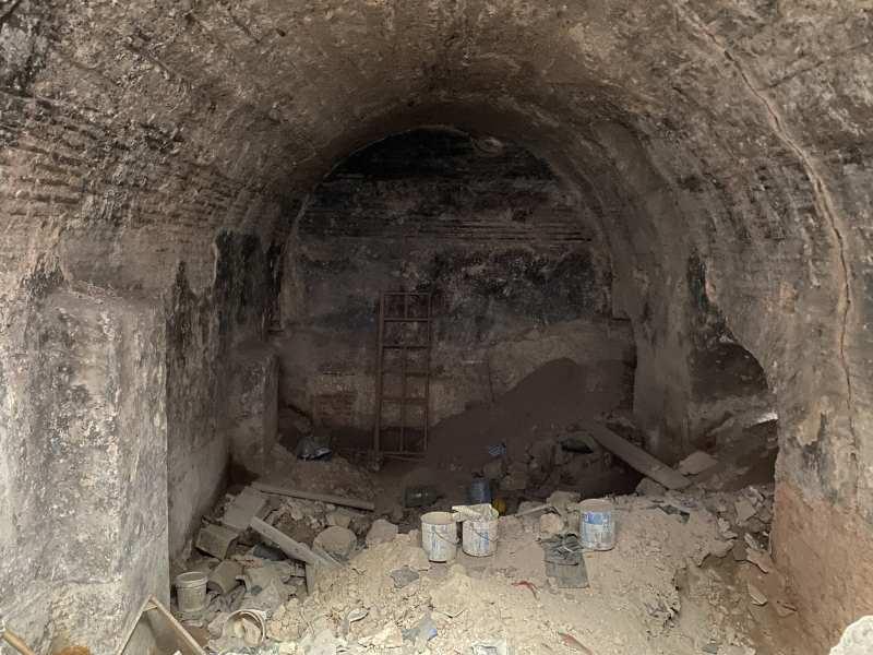 dmtco_1628576192_3101 Üzerine iş hanı yapılan Roma kalıntıları kurtarılmayı bekliyor