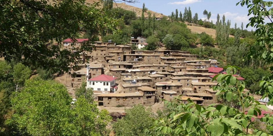  Hizan'ın 300 yıllık taş evleri