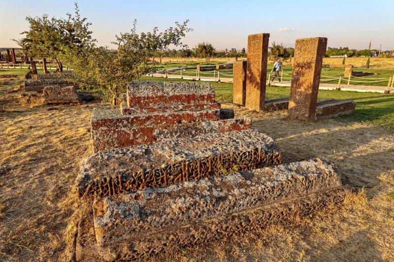 6xzZC_1630055457_3206 Dünyanın en büyük Türk-İslam mezarlığına ziyaretçi akını
