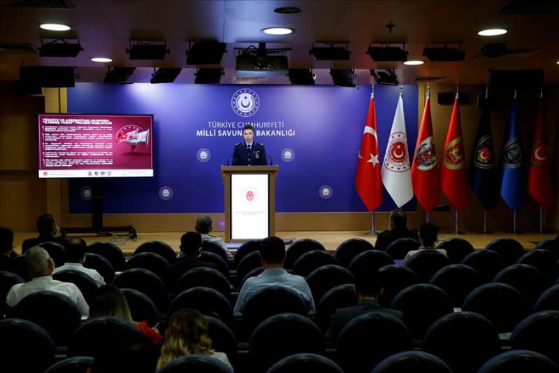 Terörle mücadele başta olmak üzere Millî Savunma Bakanlığının faaliyetleri ve gündemdeki konulara ilişkin olarak basın bilgilendirme toplantısı düzenlendi.