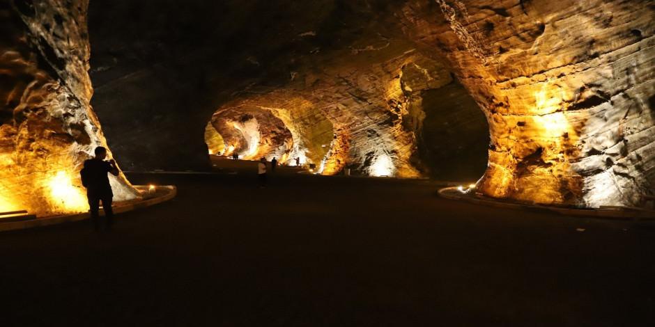 Terapi arayanlar Tuz Dağı'ndaki mağaralara koşuyor